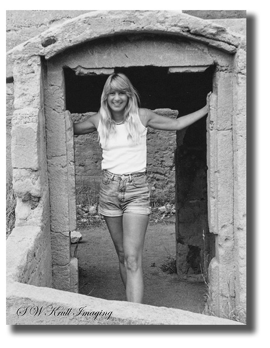 Blonde Doorway BW